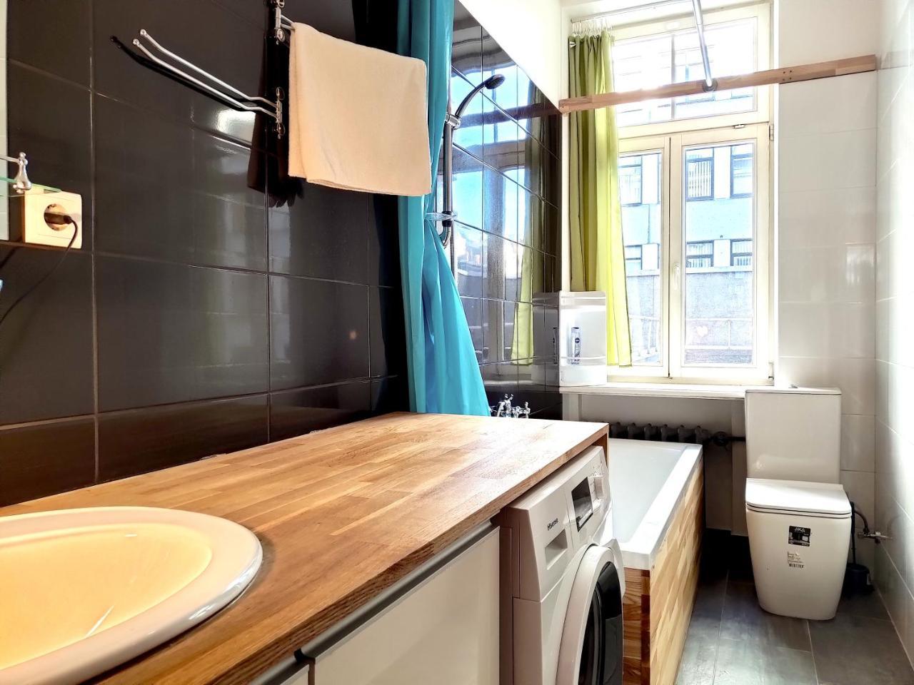 Brivibas Center Apartments Riga Esterno foto