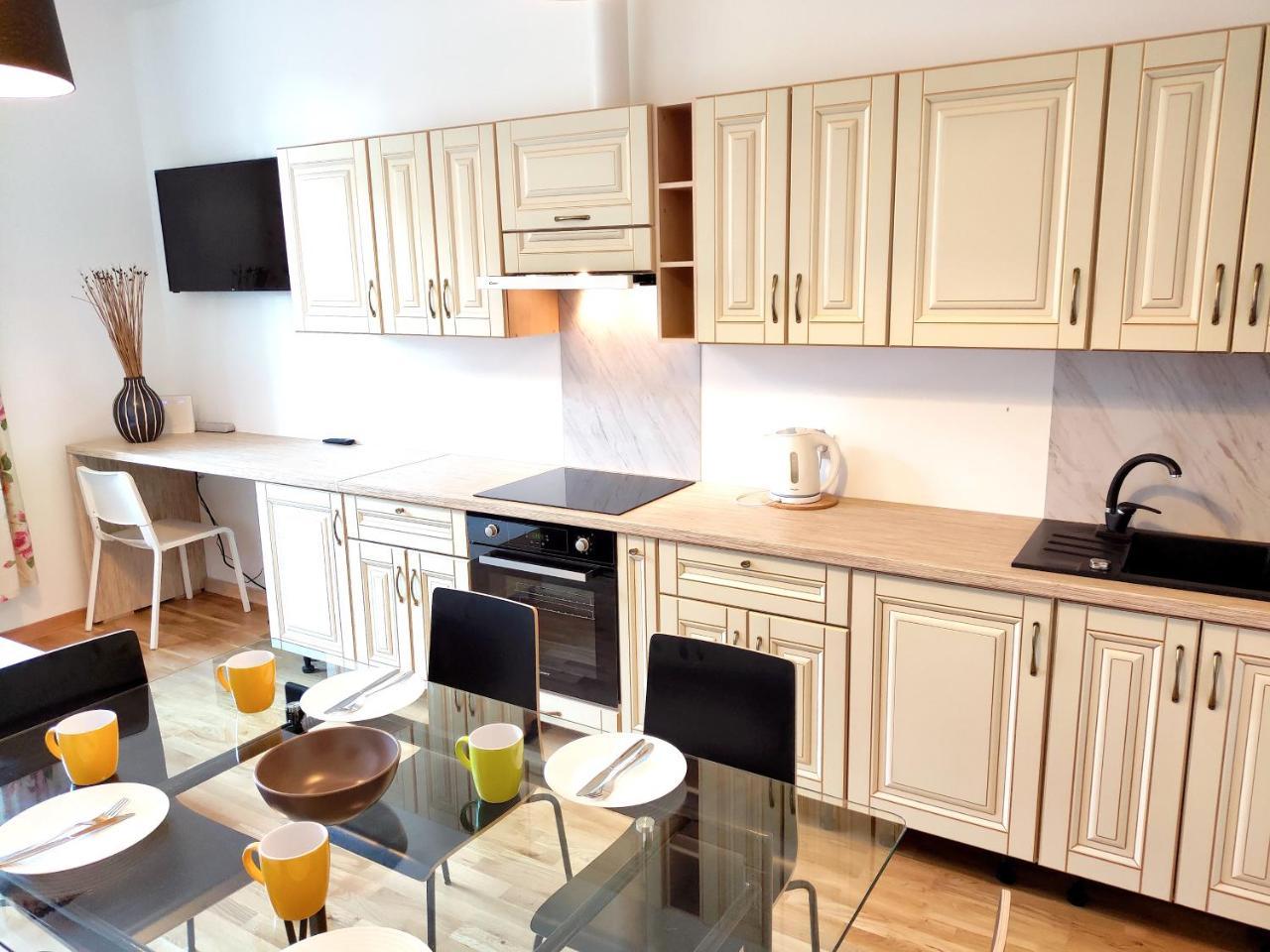 Brivibas Center Apartments Riga Esterno foto