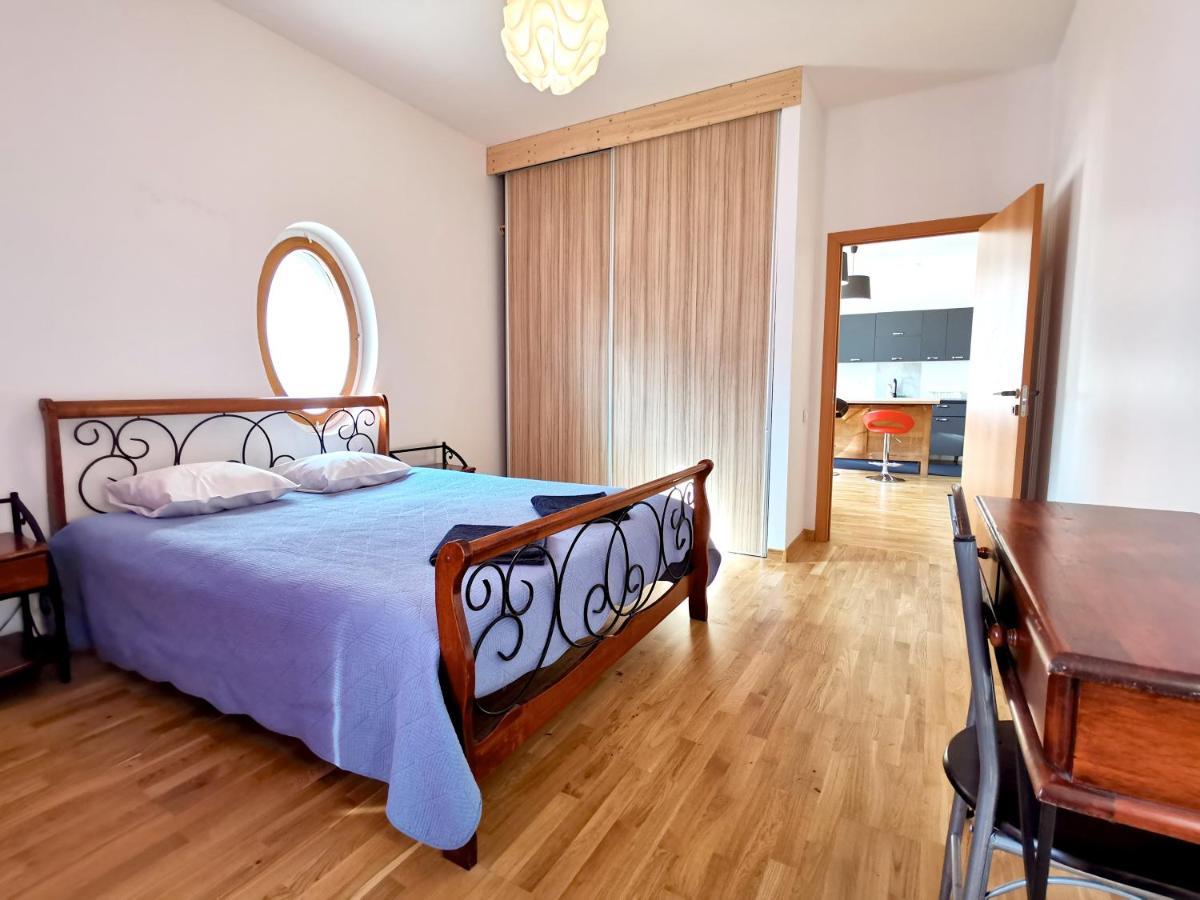 Brivibas Center Apartments Riga Esterno foto